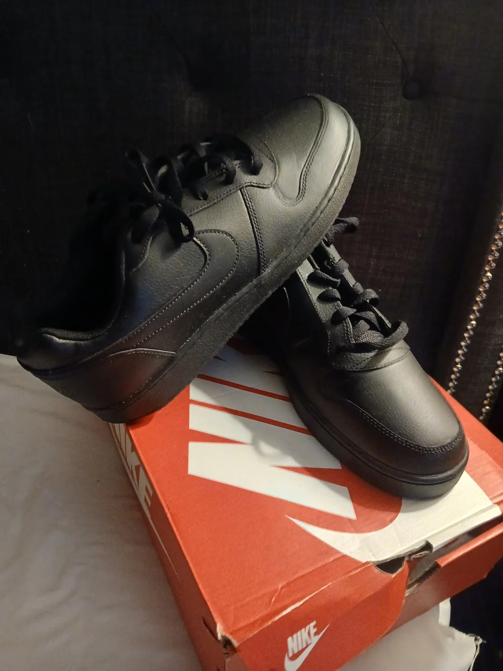 Nike Black Men's EBERON Low-Top Leather Sneakers NEW MENS 11
